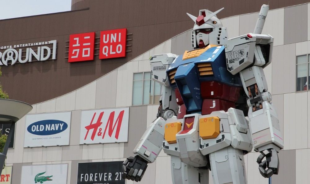 A huge, life-size Mobile Suit Gundam robot at Odaiba in Tokyo