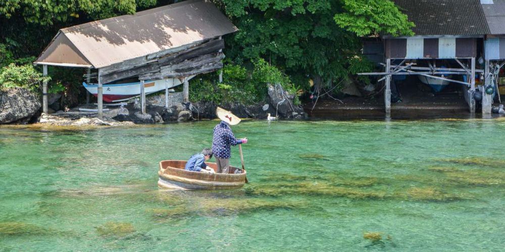 A visit to Shukenegi fishing village is like stepping back in time.